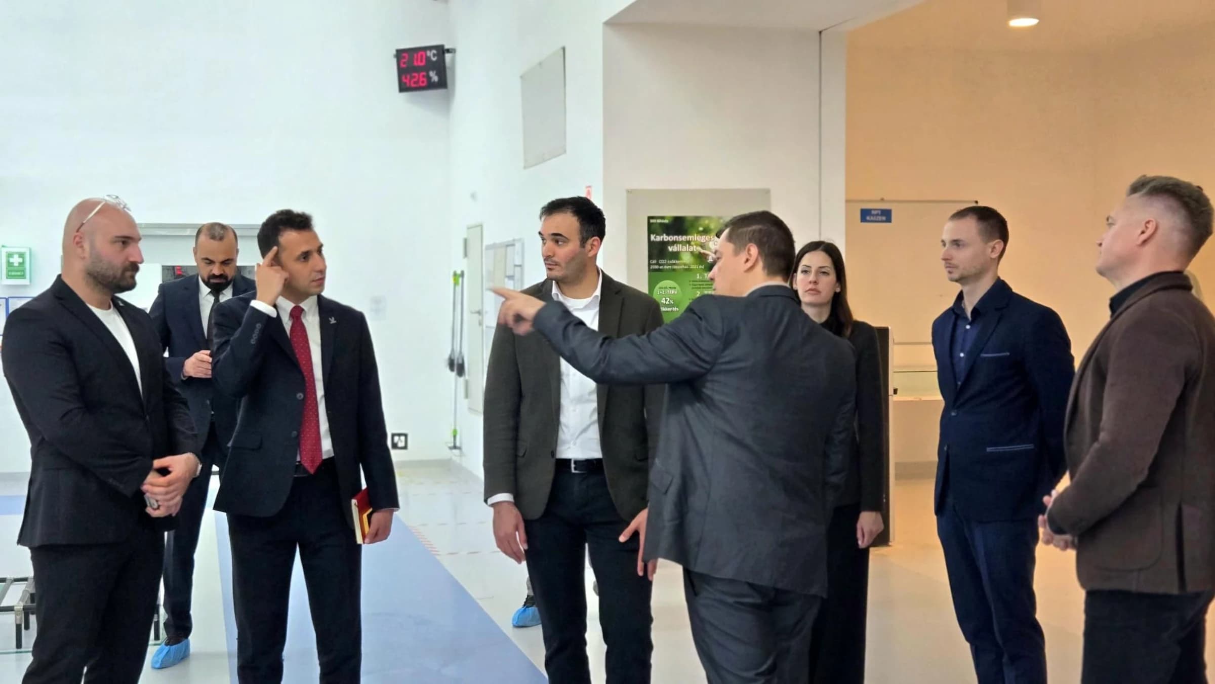 Discussion on electronics manufacturing and investment promotion at Vipulse